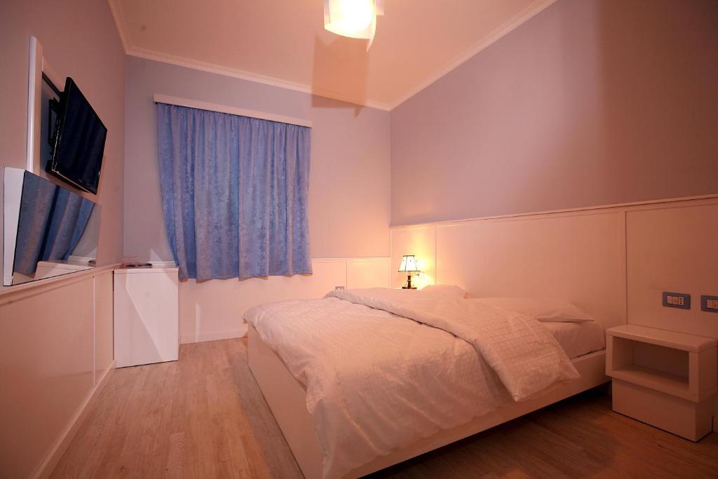 Hotel Kastria Tirana Zewnętrze zdjęcie