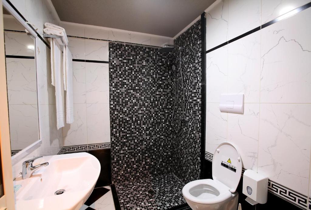 Hotel Kastria Tirana Zewnętrze zdjęcie