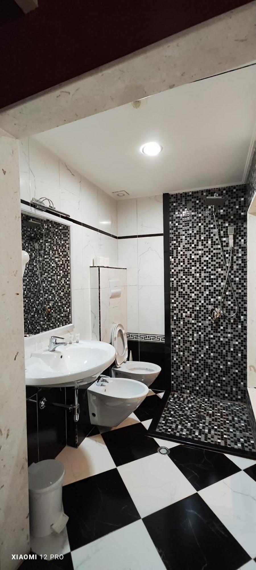 Hotel Kastria Tirana Zewnętrze zdjęcie