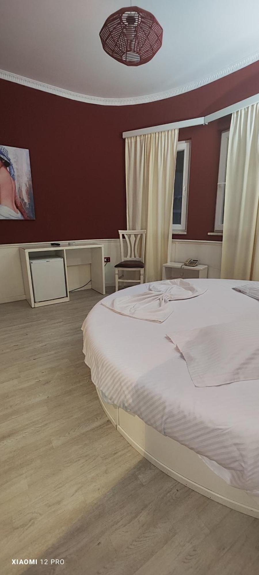 Hotel Kastria Tirana Zewnętrze zdjęcie