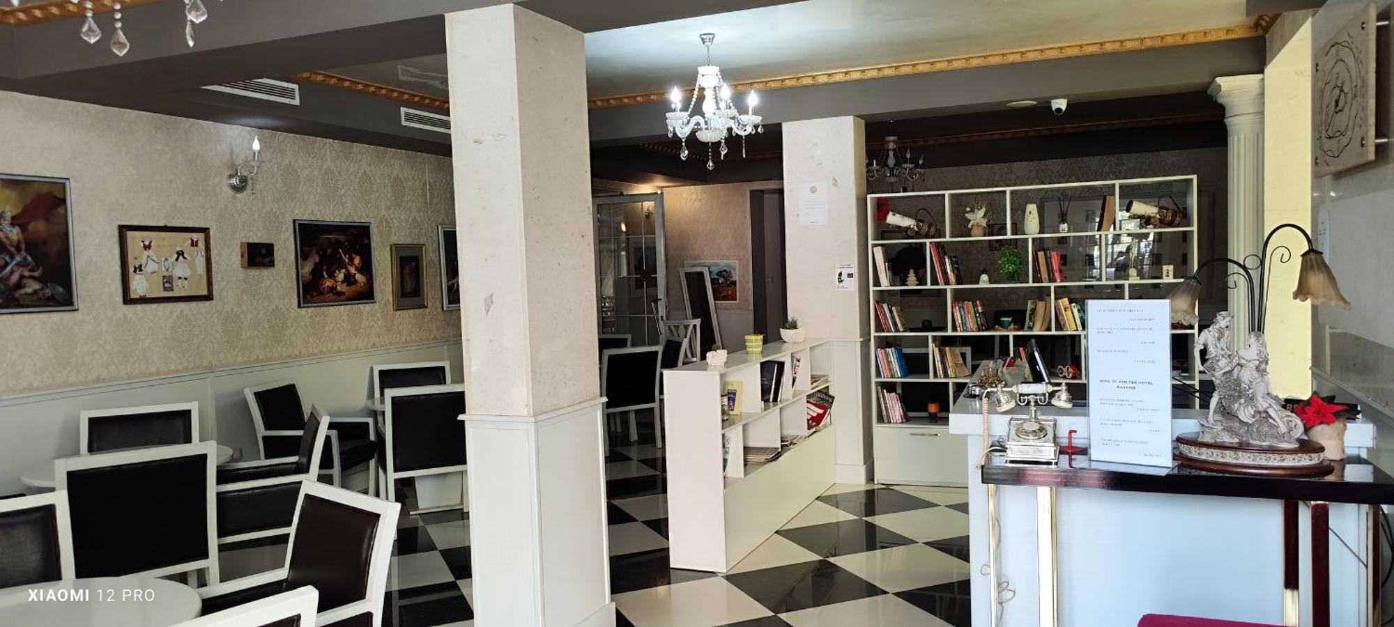 Hotel Kastria Tirana Zewnętrze zdjęcie