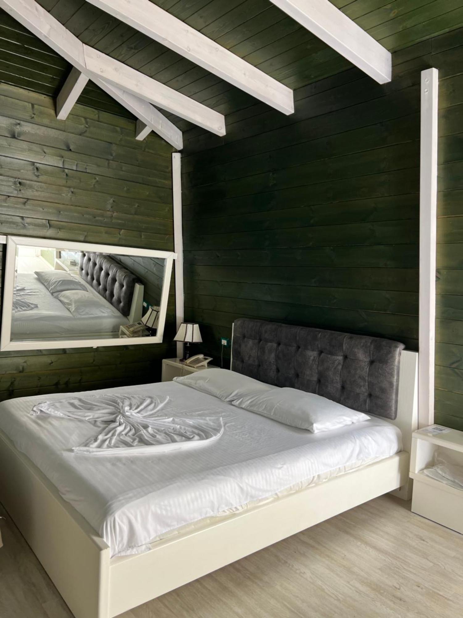 Hotel Kastria Tirana Zewnętrze zdjęcie