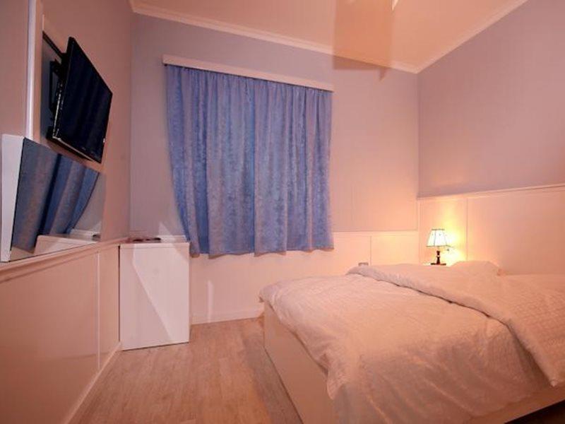 Hotel Kastria Tirana Zewnętrze zdjęcie