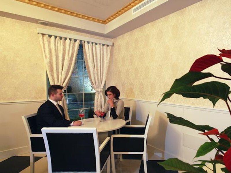 Hotel Kastria Tirana Zewnętrze zdjęcie