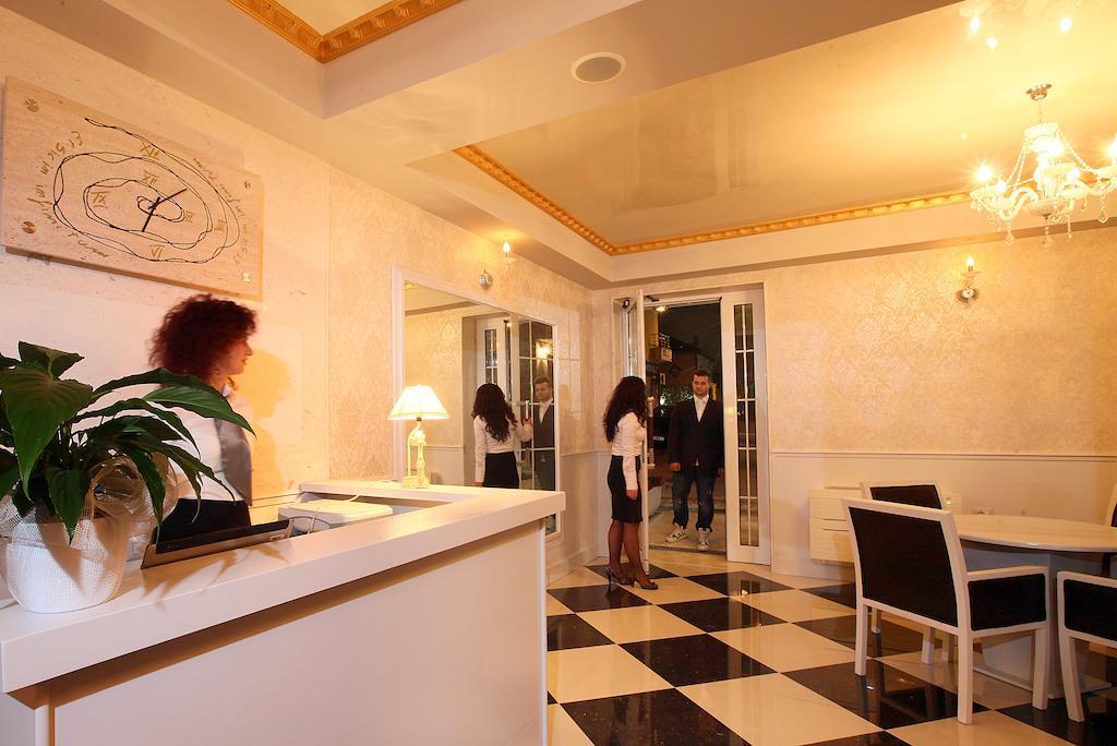 Hotel Kastria Tirana Zewnętrze zdjęcie